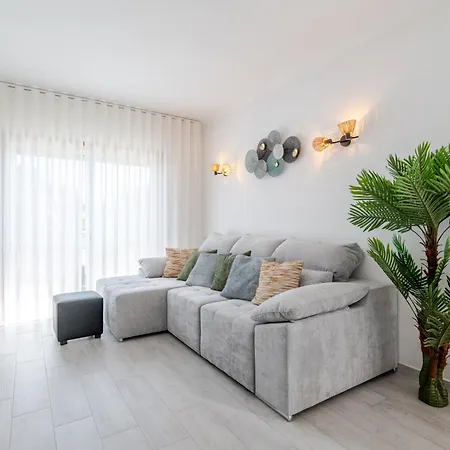 Sunset Terrace House By Destiny Эшмориш